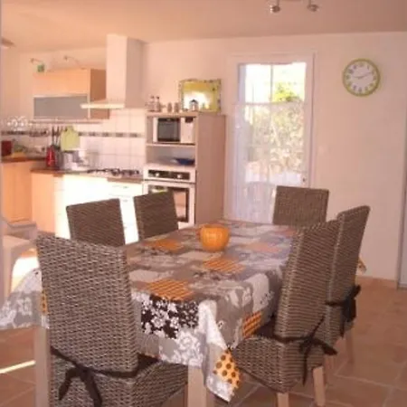 Maison Calme A 500m De La Plage, 6 Pers, - Fr-1-823-73